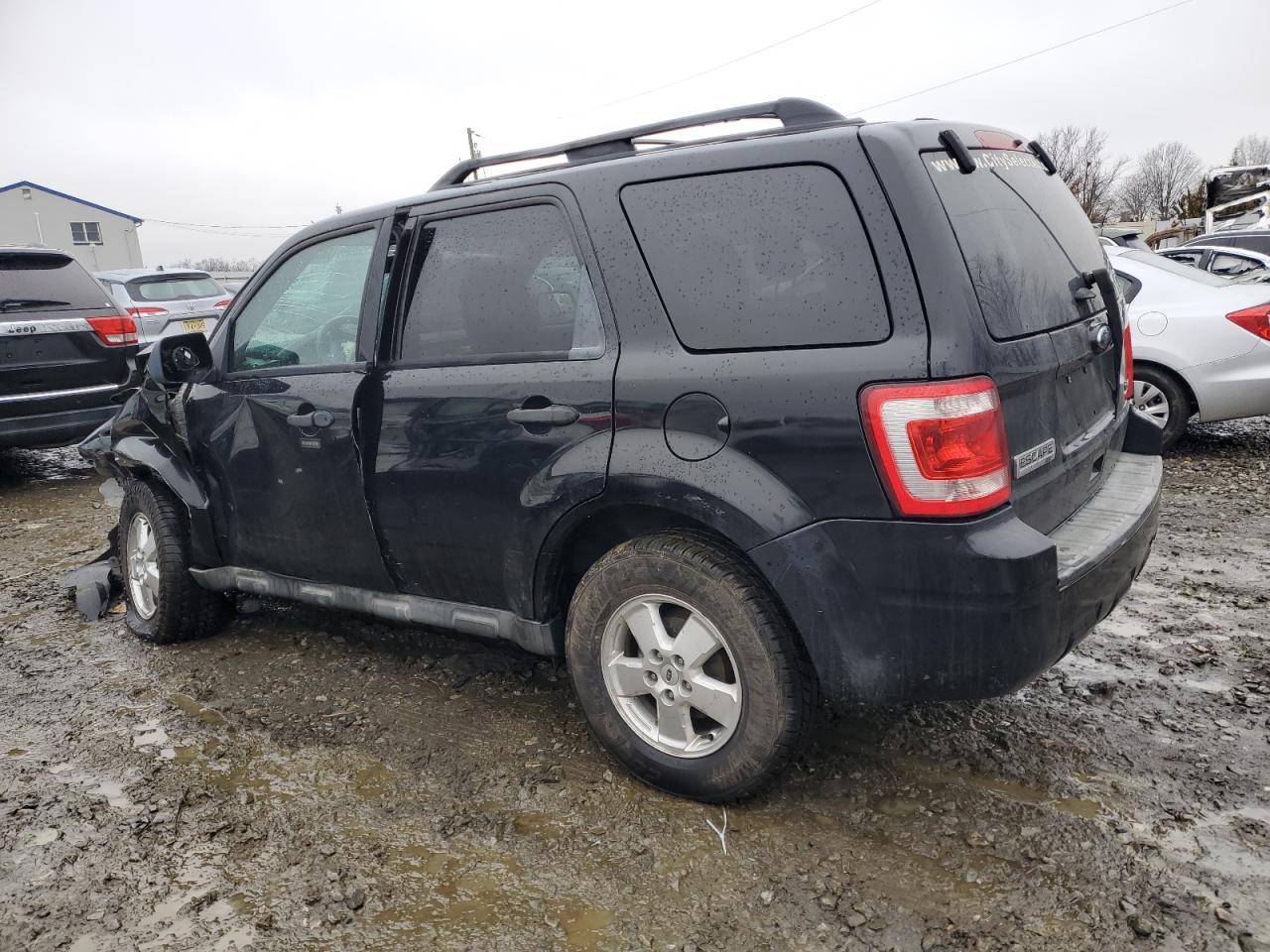 2012 FORD ESCAPE XLT - Image 2