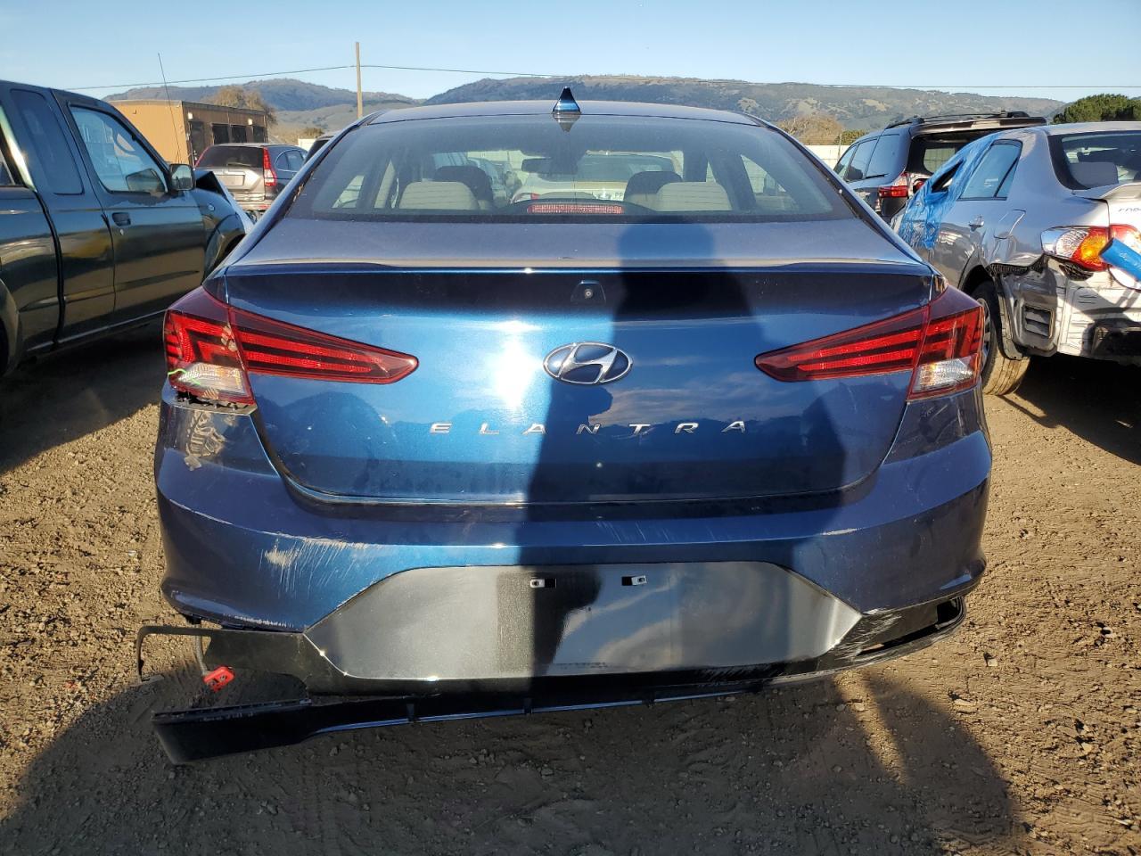 2019 HYUNDAI ELANTRA SE - Image 6