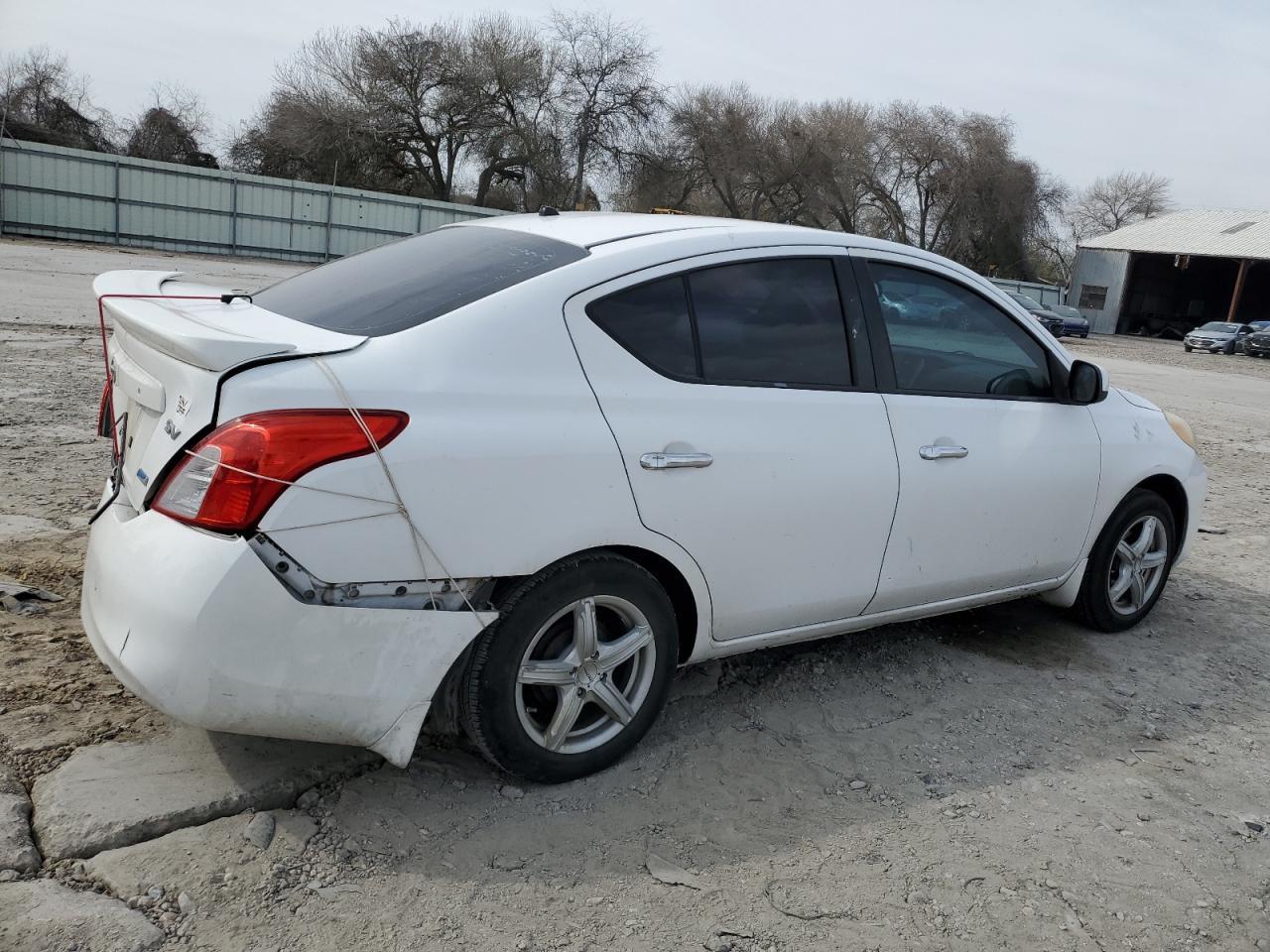 2014 NISSAN VERSA S - Image 3