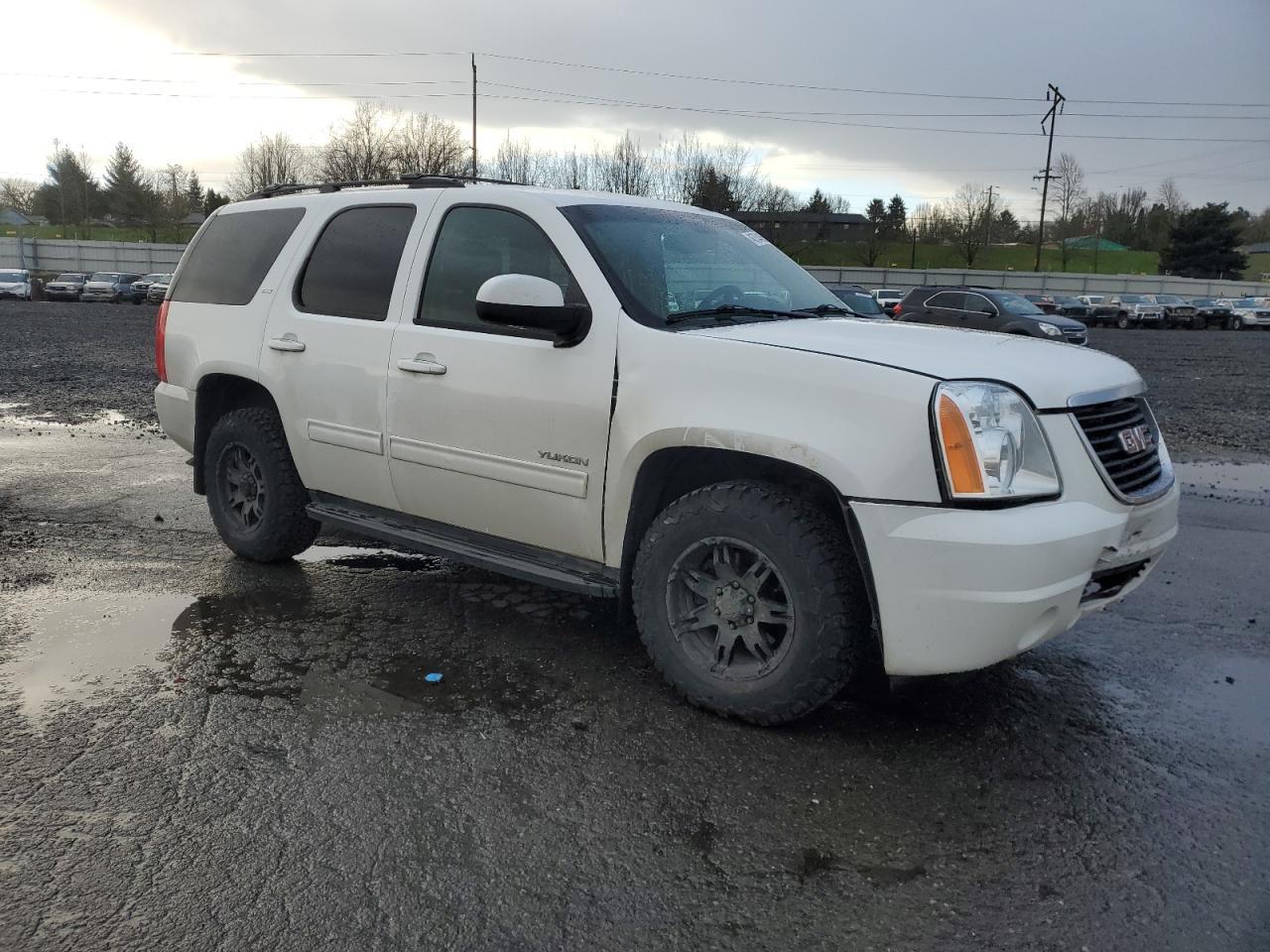 2012 GMC YUKON SLT - Image 4