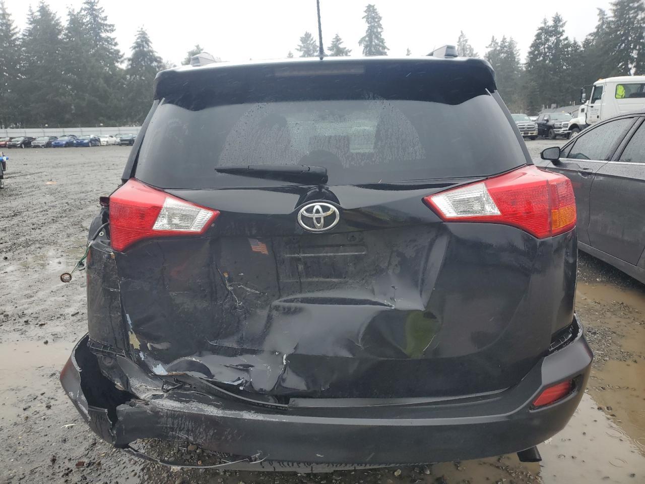 2015 TOYOTA RAV4 XLE - Image 6