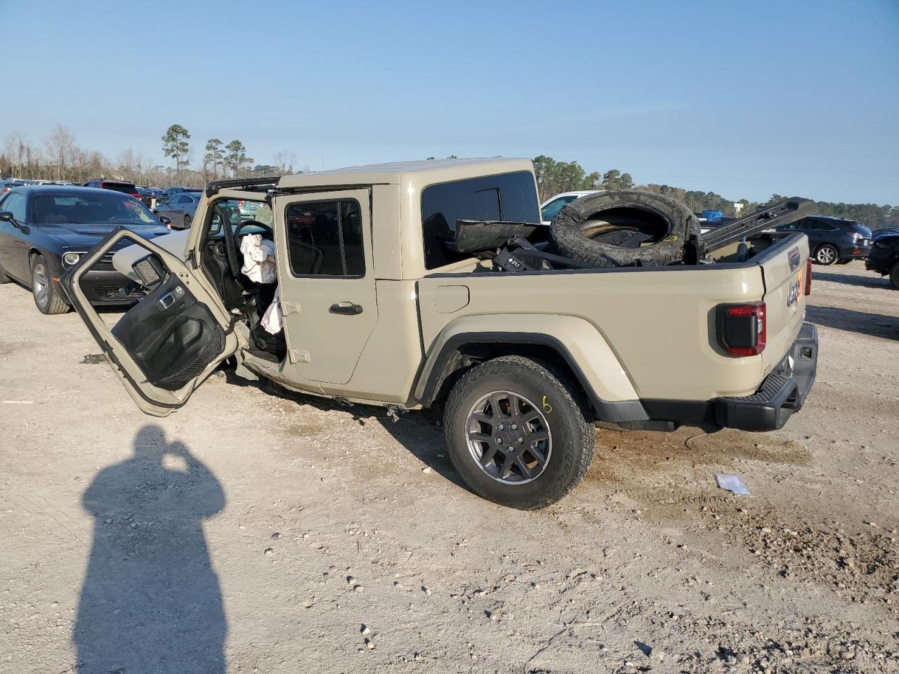 2020 JEEP GLADIATOR - Image 2