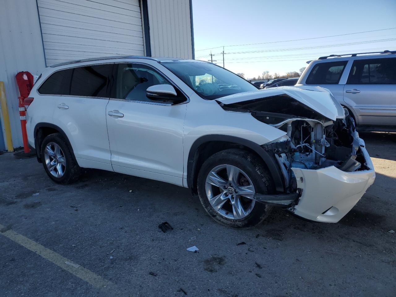 2019 TOYOTA HIGHLANDER - Image 4
