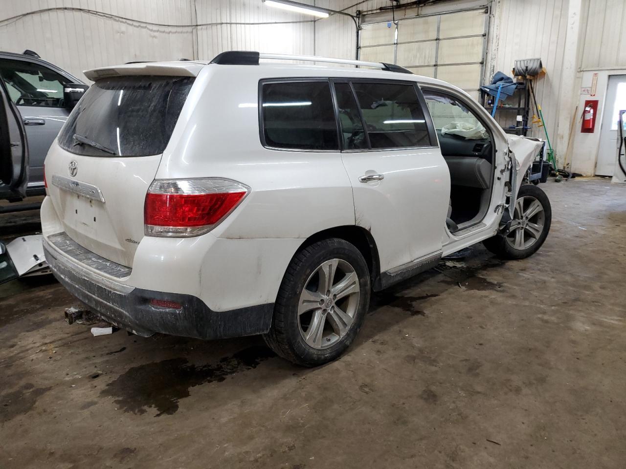 2011 TOYOTA HIGHLANDER - Image 3
