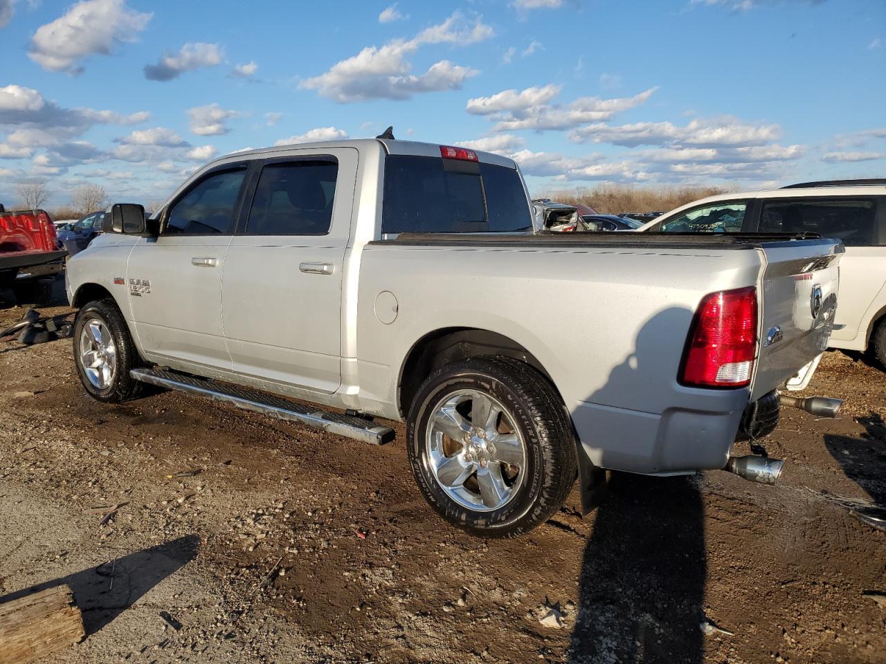 2019 RAM 1500 CLASS - Фото 2