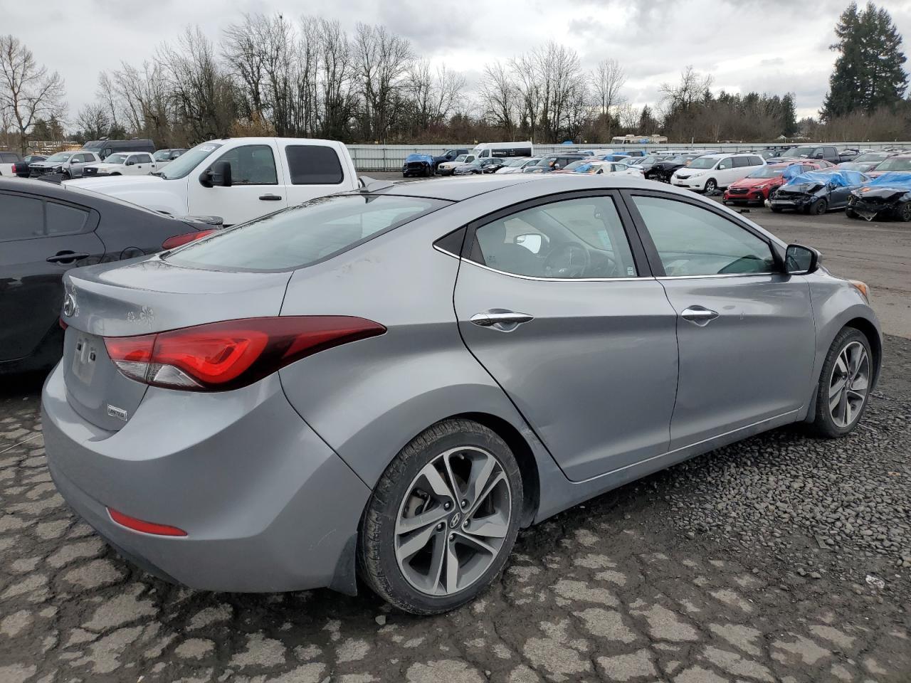 2015 HYUNDAI ELANTRA SE - Image 3