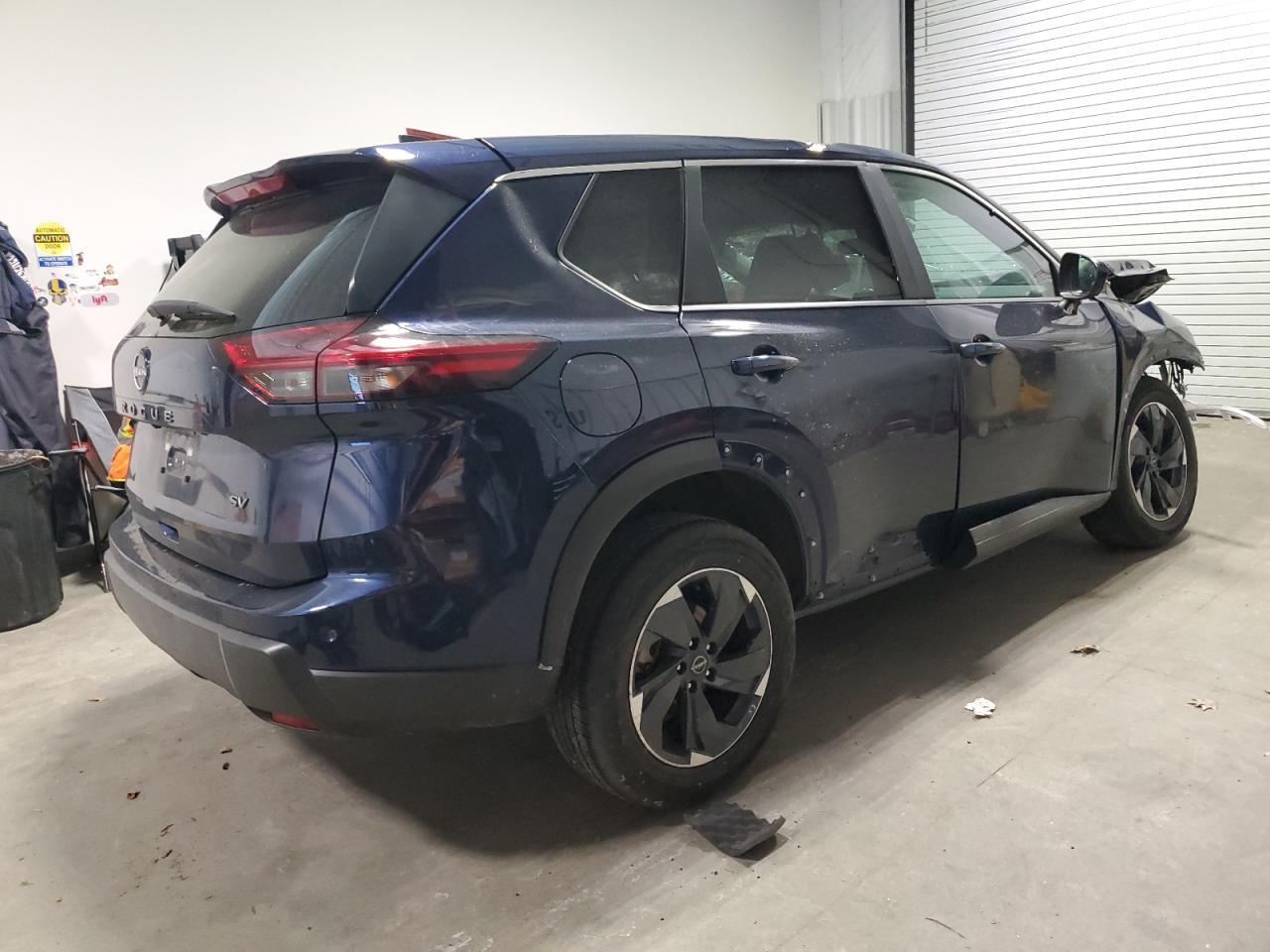 2024 NISSAN ROGUE SV - Image 3