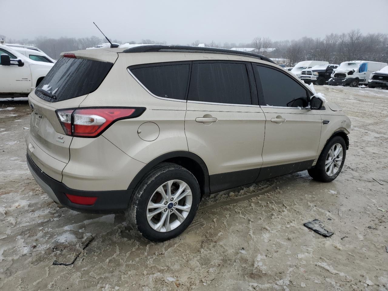 2017 FORD ESCAPE SE - Image 3
