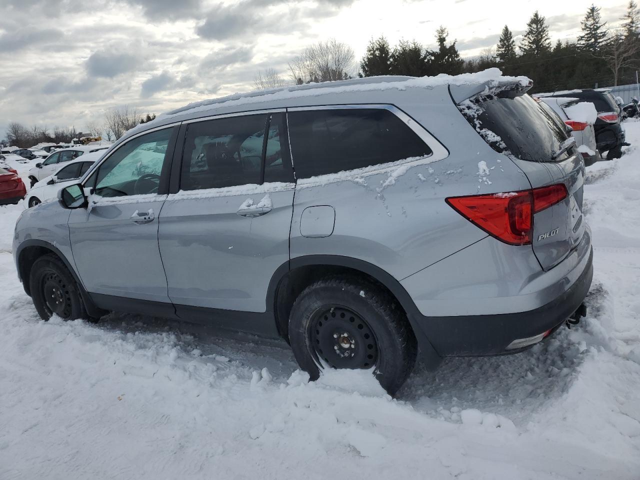 2017 HONDA PILOT EXLN - Image 2