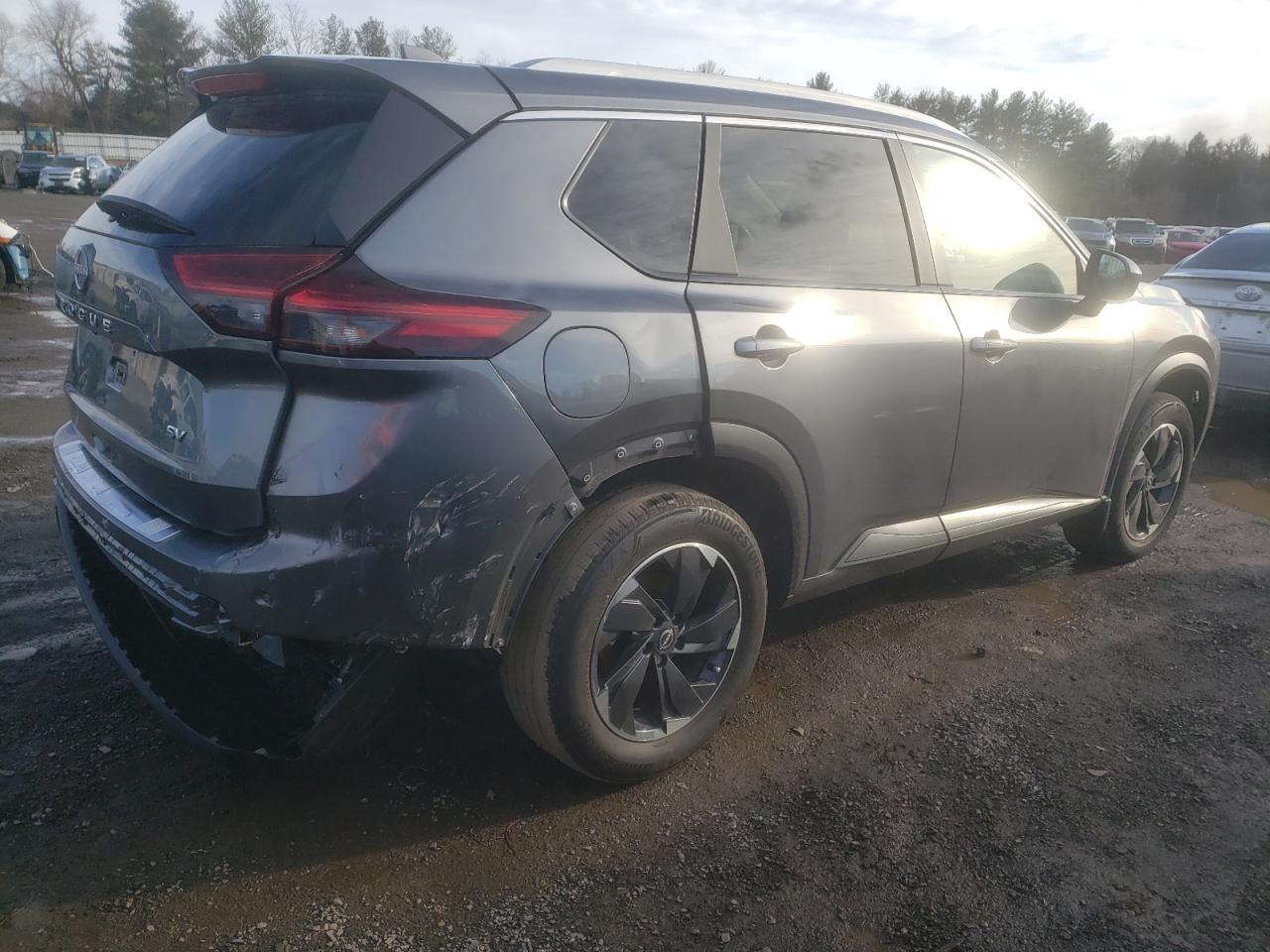 2024 NISSAN ROGUE SV - Image 3