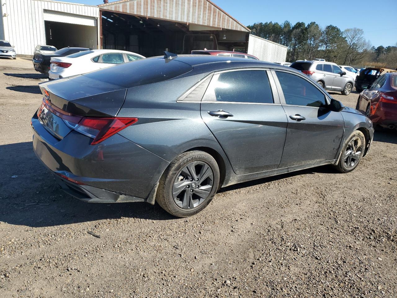 2023 HYUNDAI ELANTRA SE - Фото 3