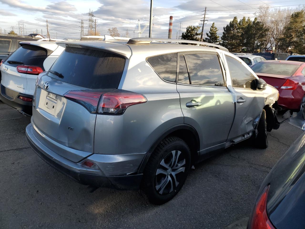2018 TOYOTA RAV4 LE - Фото 3