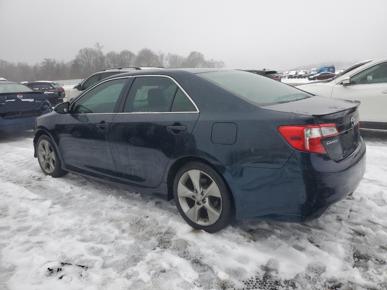 2014 TOYOTA CAMRY L - Фото 2