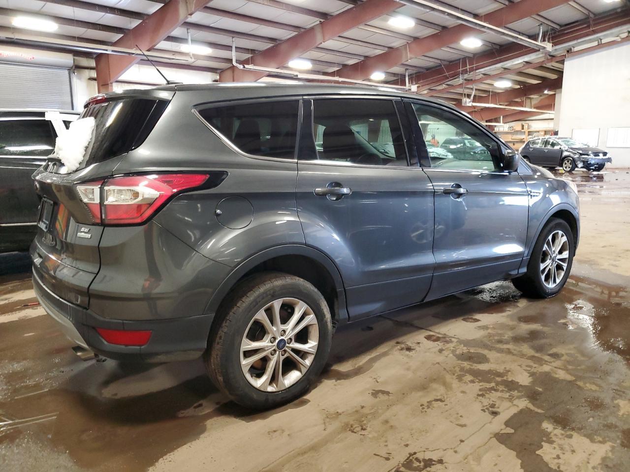 2017 FORD ESCAPE SE - Фото 3