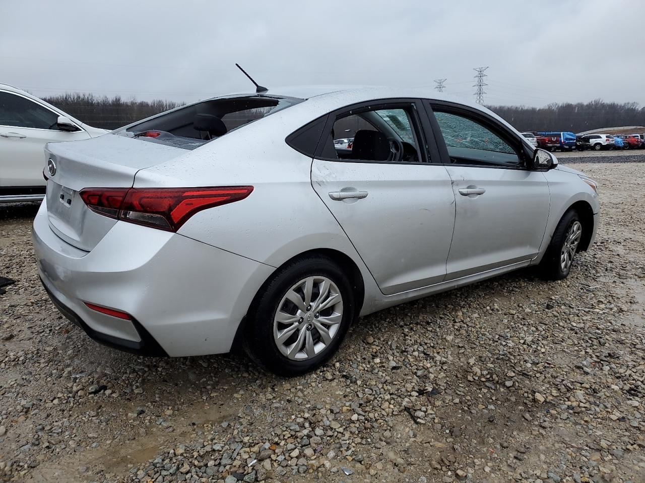 2019 HYUNDAI ACCENT SE - Фото 3