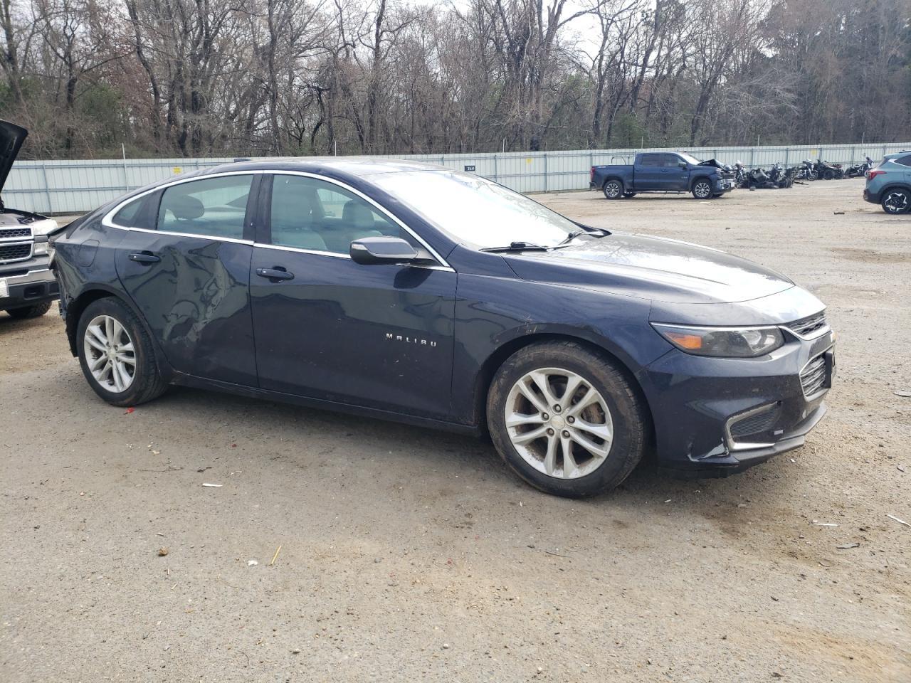 2017 CHEVROLET MALIBU LT - Image 4