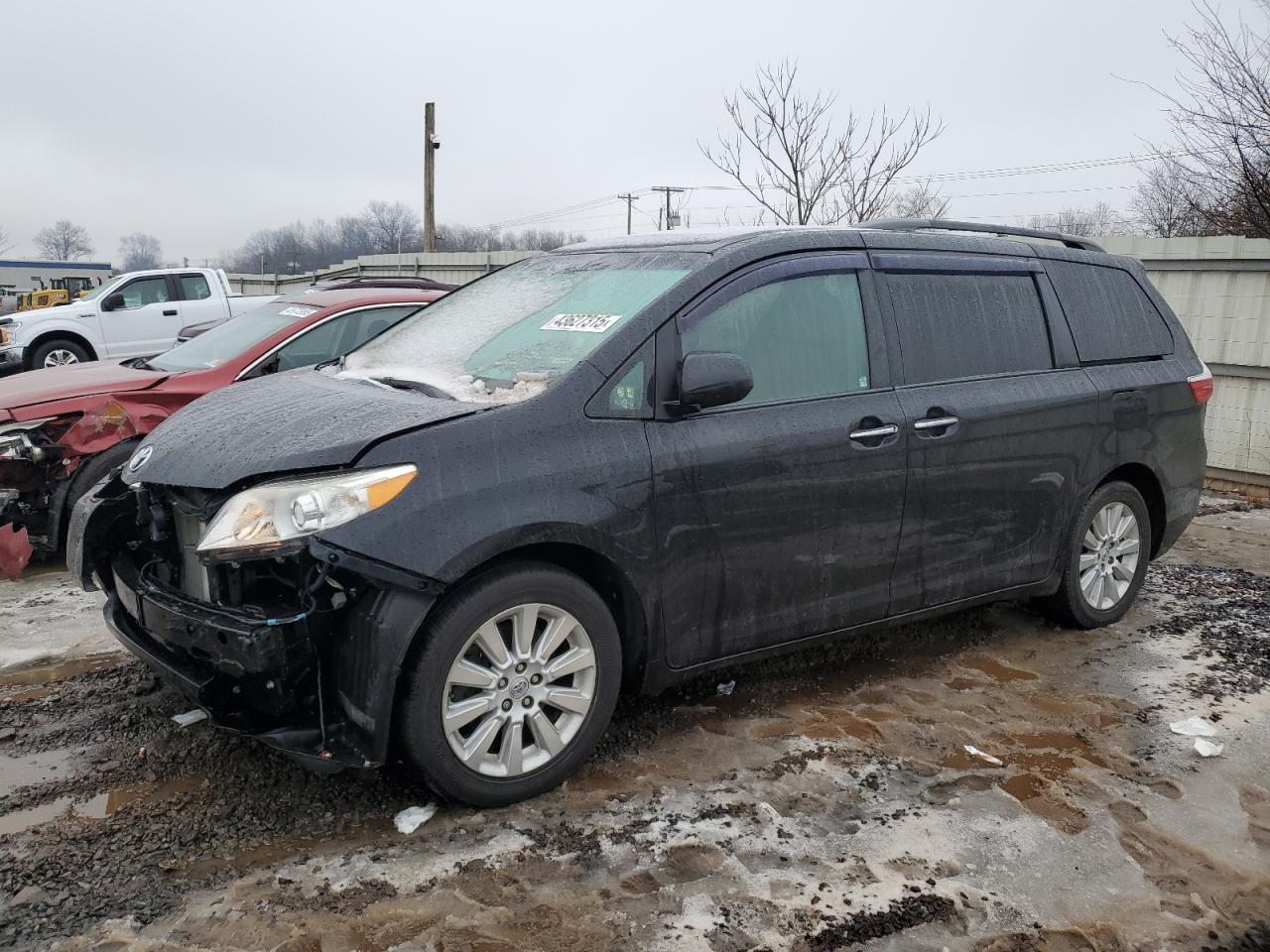 2015 TOYOTA SIENNA XLE