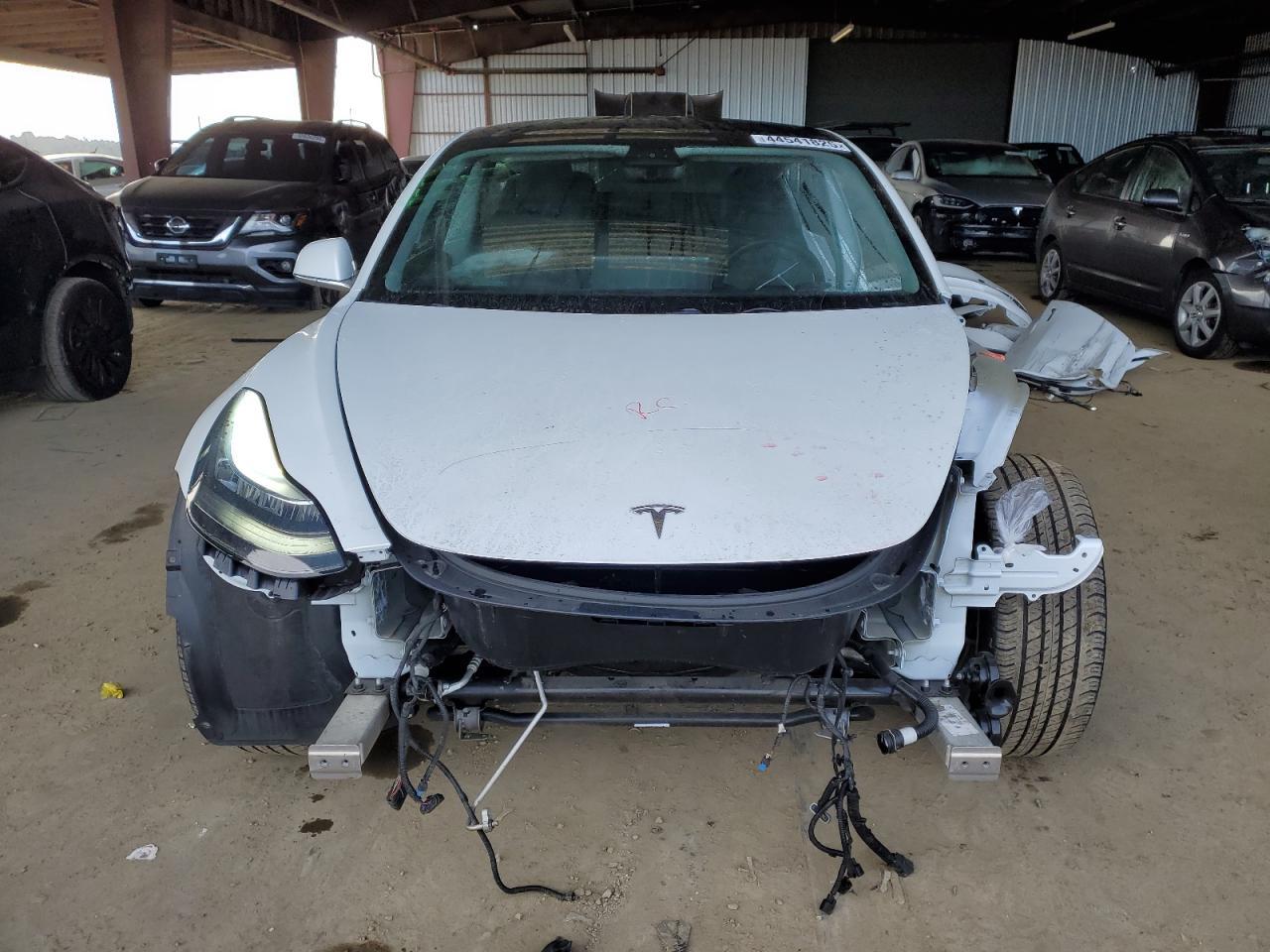 2019 TESLA MODEL 3 - Image 5