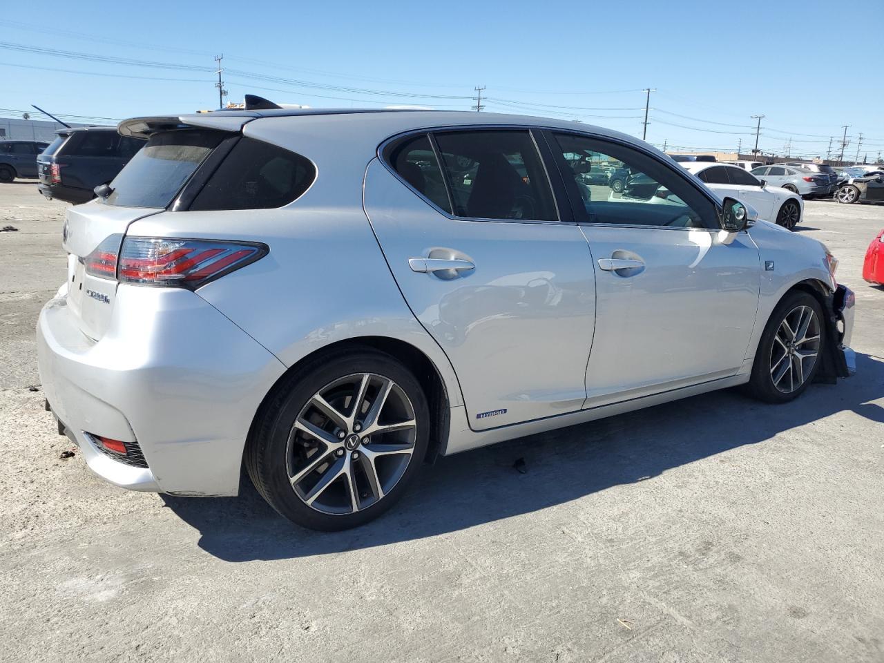 2016 LEXUS CT 200 - Фото 3