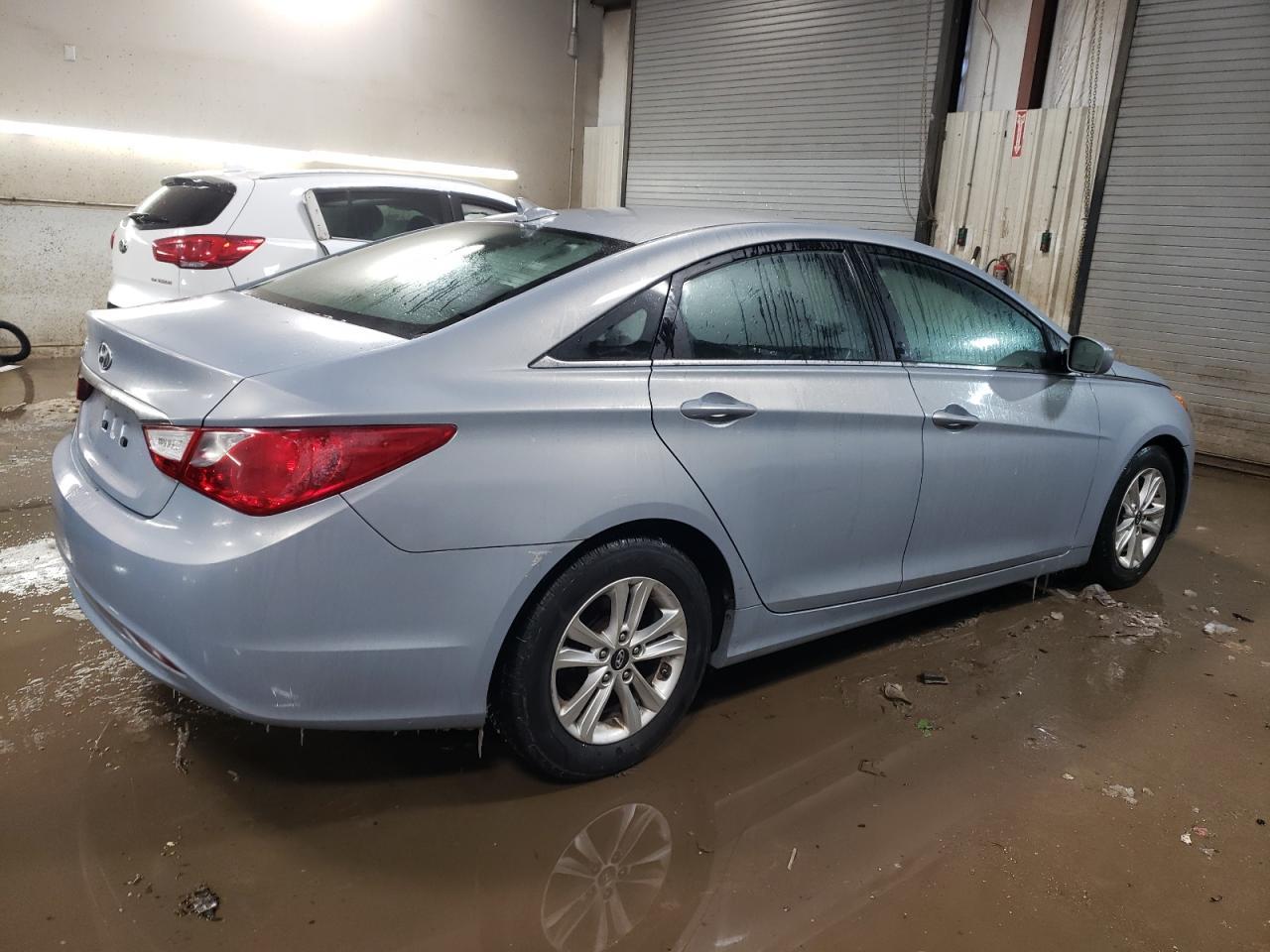 2011 HYUNDAI SONATA GLS - Image 3