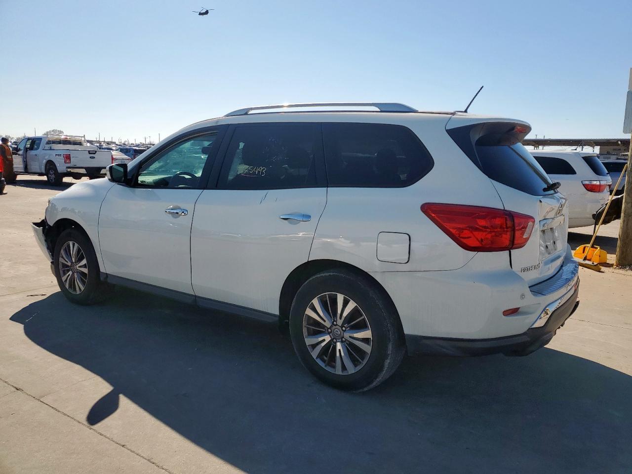 2018 NISSAN PATHFINDER - Фото 2