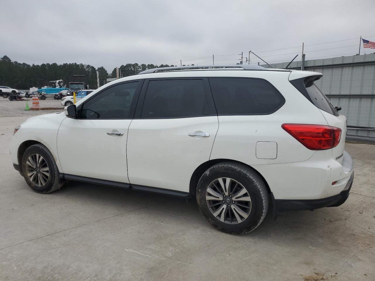 2017 NISSAN PATHFINDER - Image 2