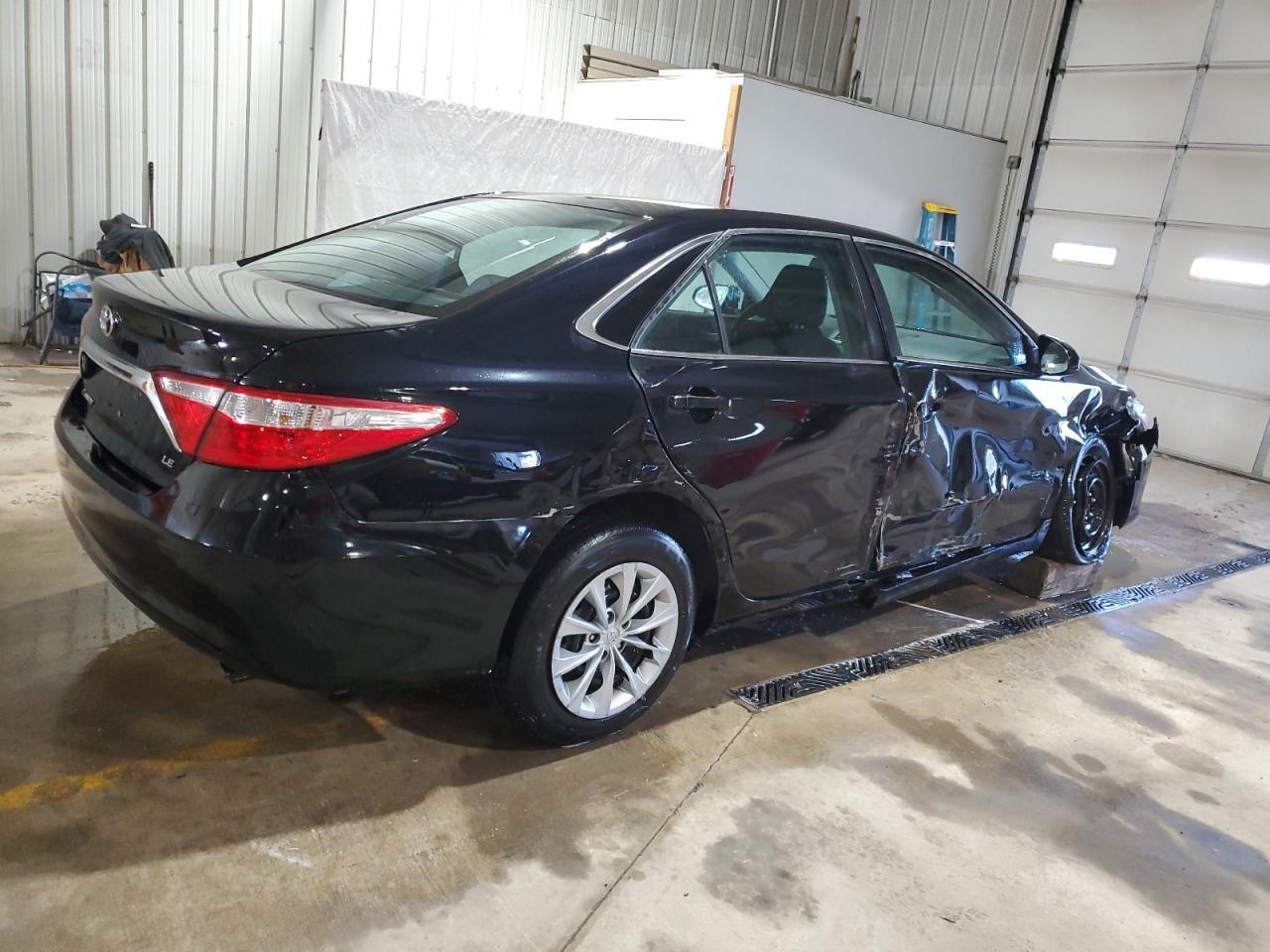 2017 TOYOTA CAMRY LE - Image 3