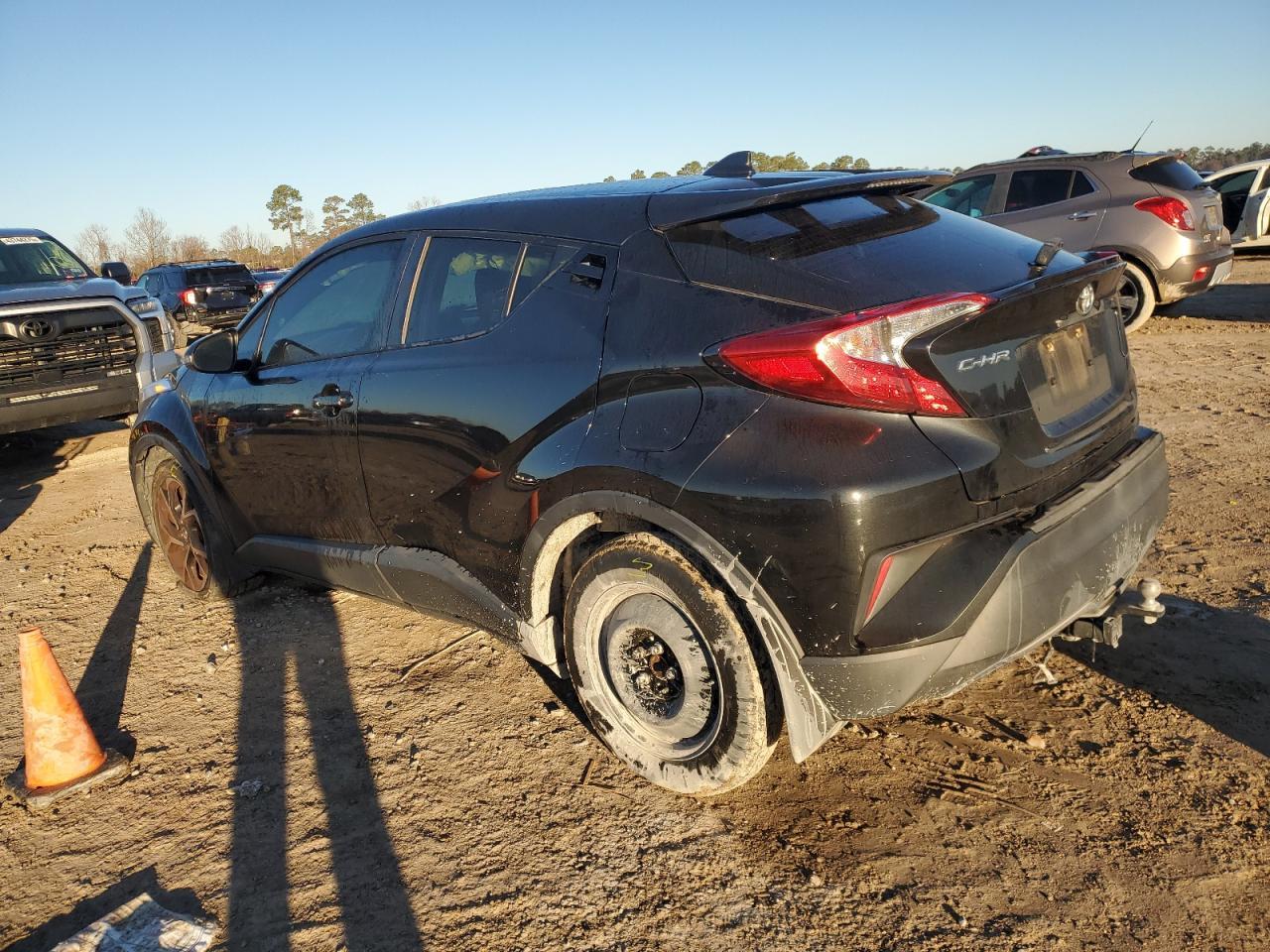 2018 TOYOTA C-HR XLE - Image 2