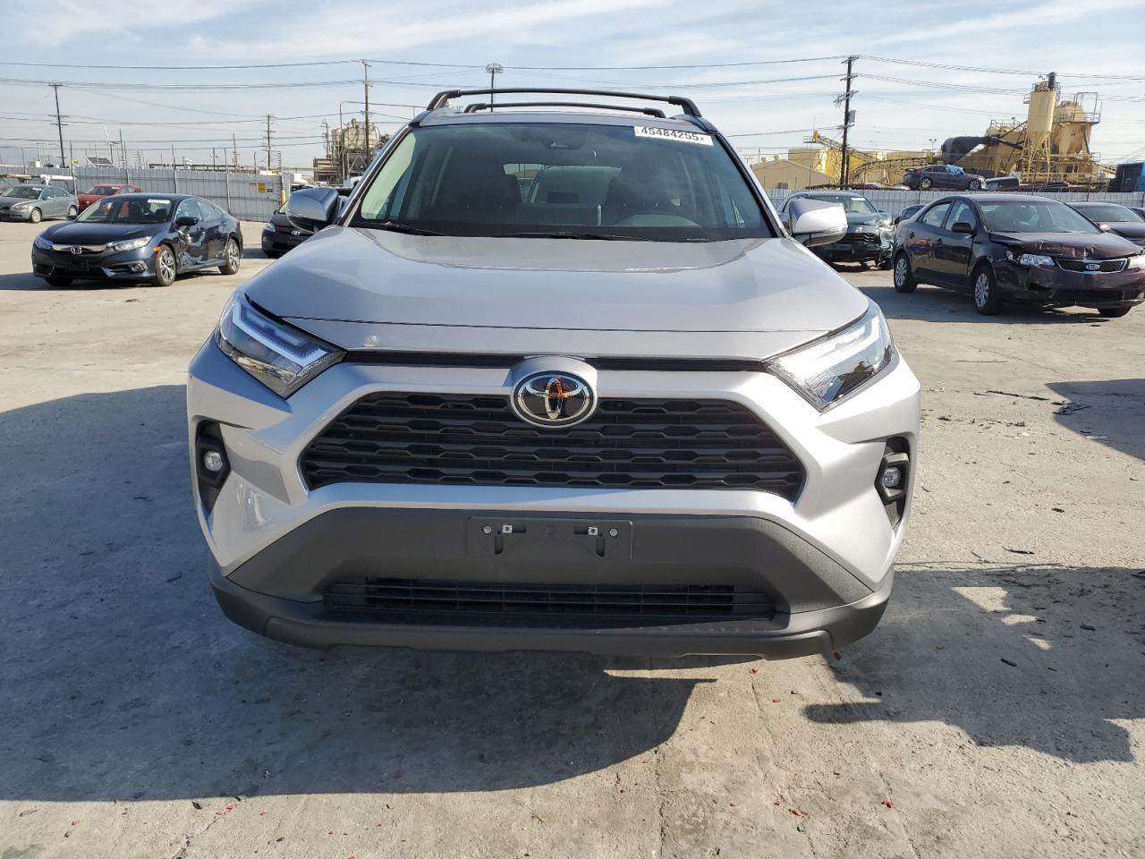 2024 TOYOTA RAV4 XLE P - Image 5