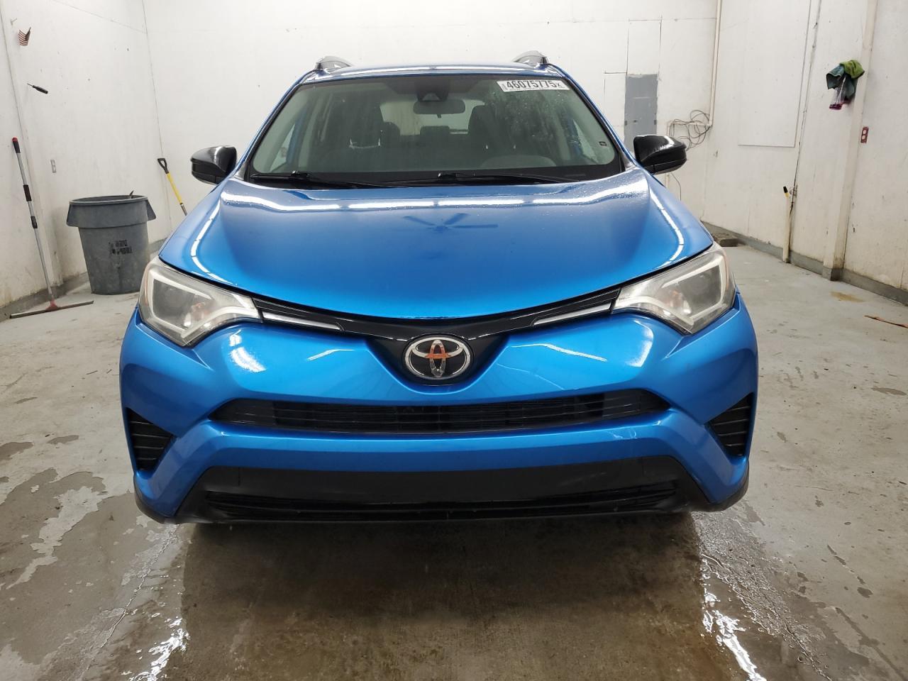 2017 TOYOTA RAV4 LE - Image 5