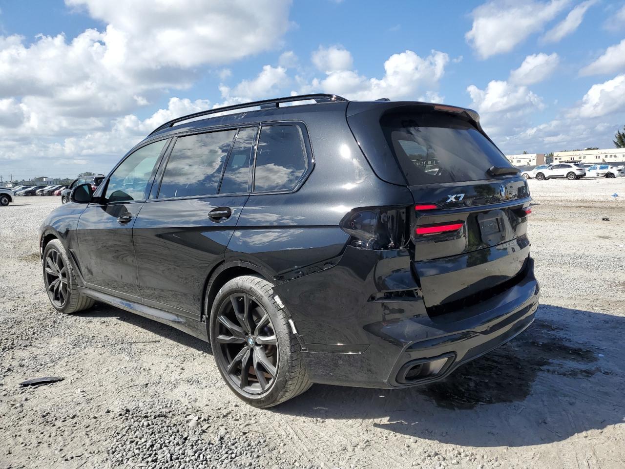 2024 BMW X7 XDRIVE4 - Фото 2