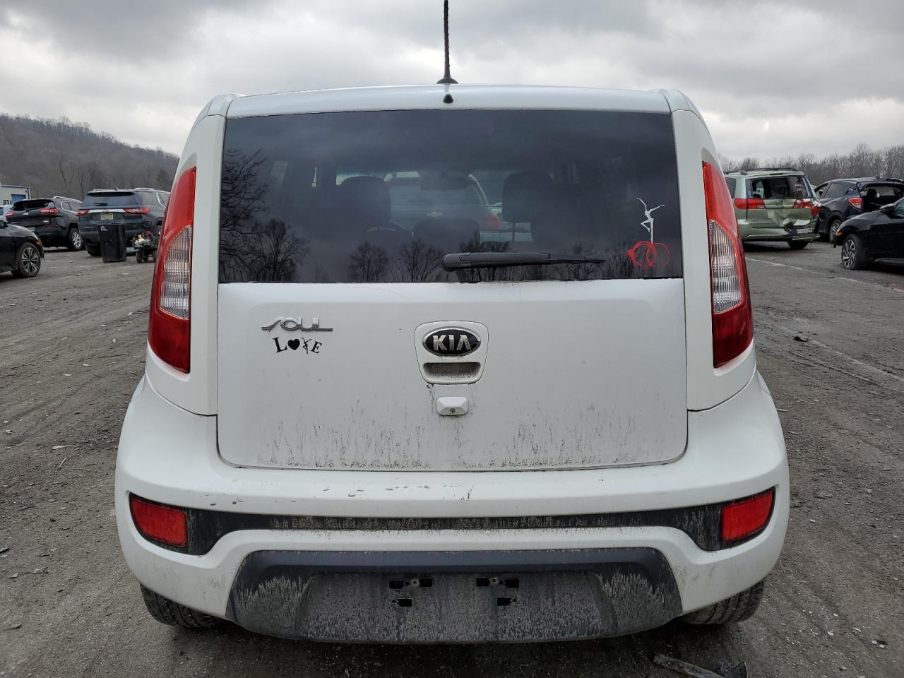 2013 KIA SOUL + - Image 6