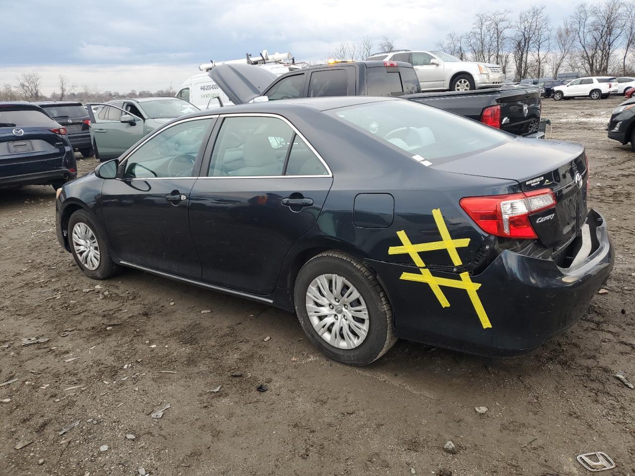 2013 TOYOTA CAMRY L - Фото 2