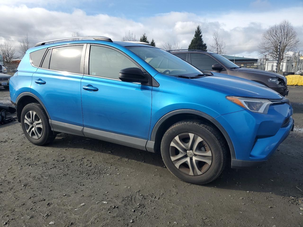 2017 TOYOTA RAV4 LE - Фото 4