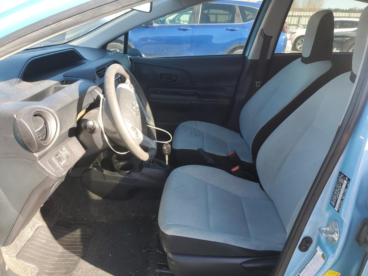 2015 TOYOTA PRIUS C - Image 7