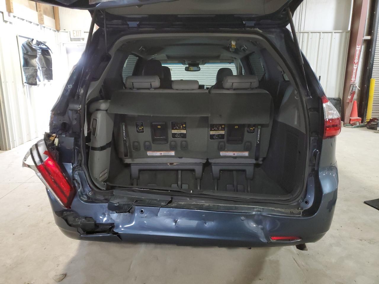 2015 TOYOTA SIENNA XLE - Фото 6