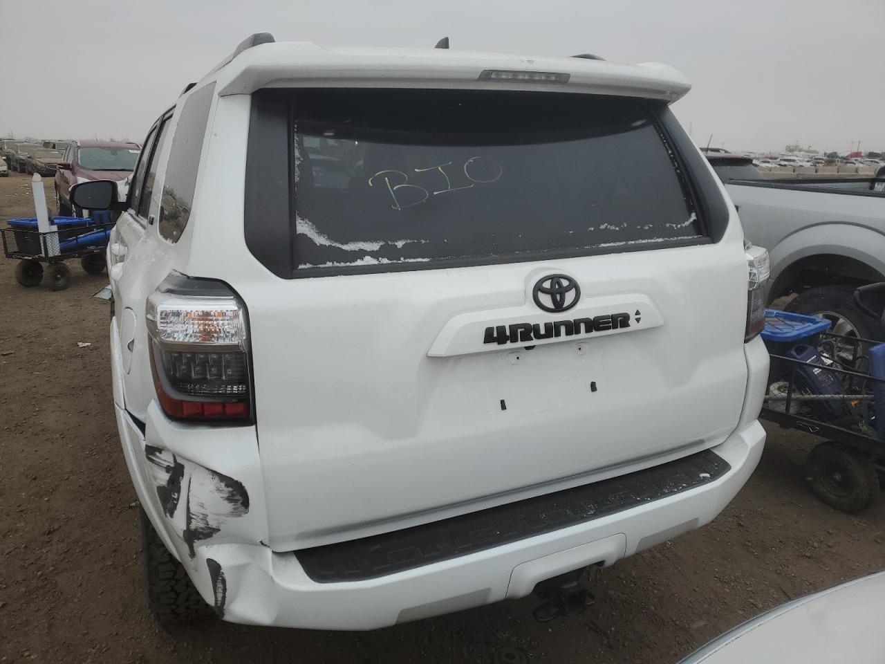 2022 TOYOTA 4RUNNER SR - Фото 6