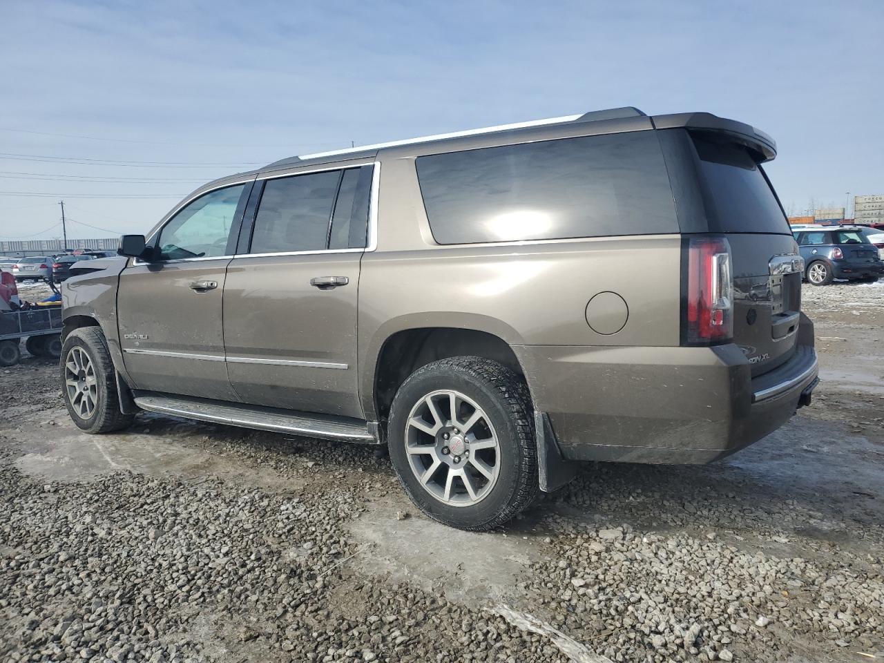 2016 GMC YUKON XL D - Фото 2