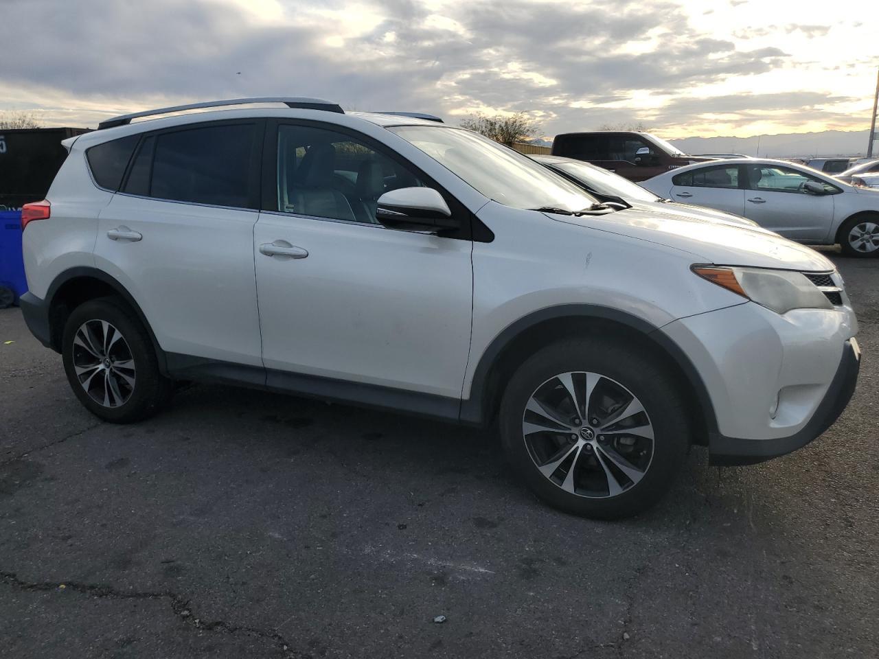 2015 TOYOTA RAV4 LIMIT - Фото 4