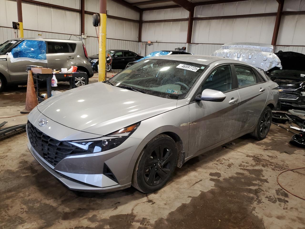 2022 HYUNDAI ELANTRA SE