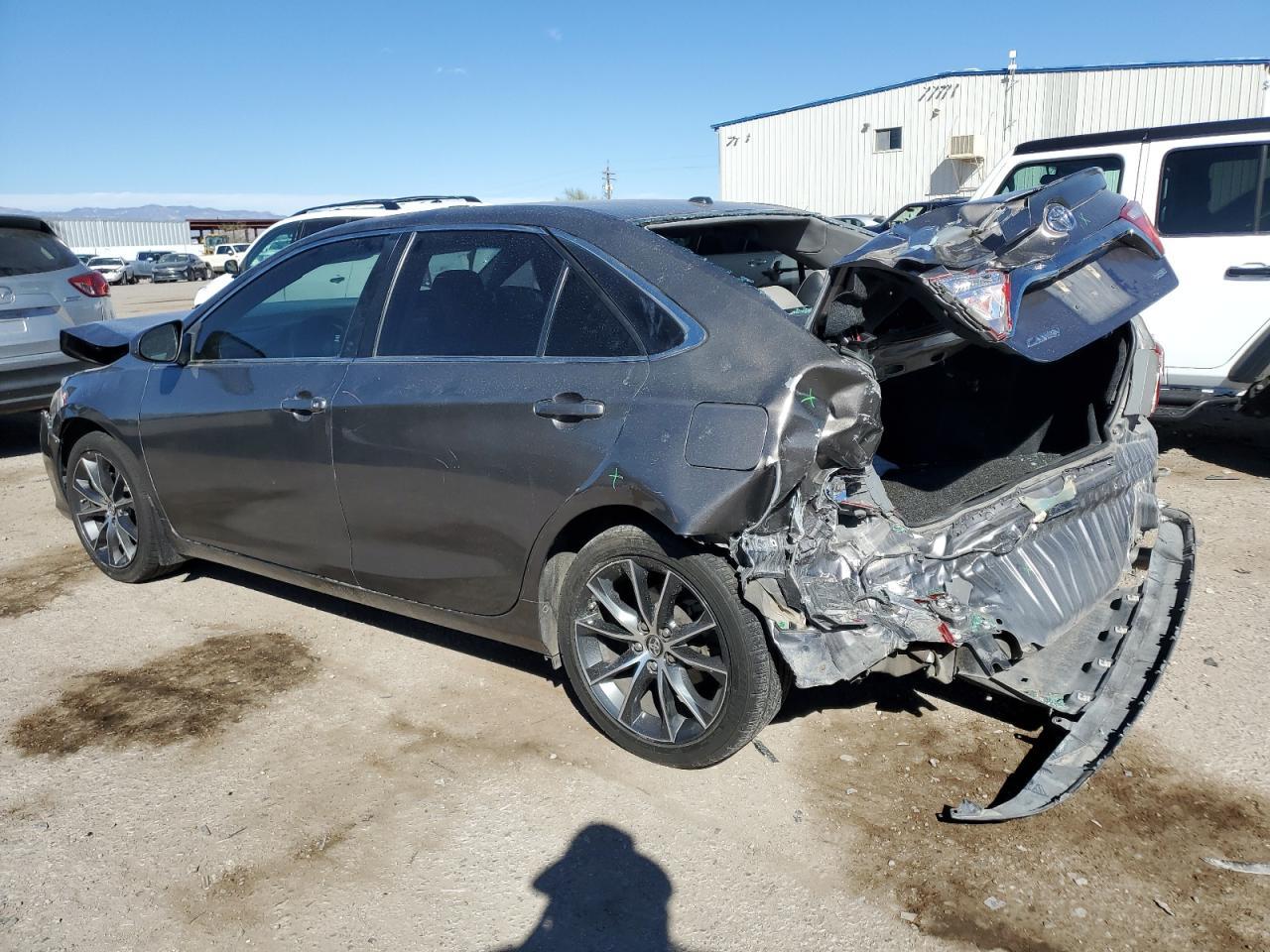 2015 TOYOTA CAMRY LE - Image 2