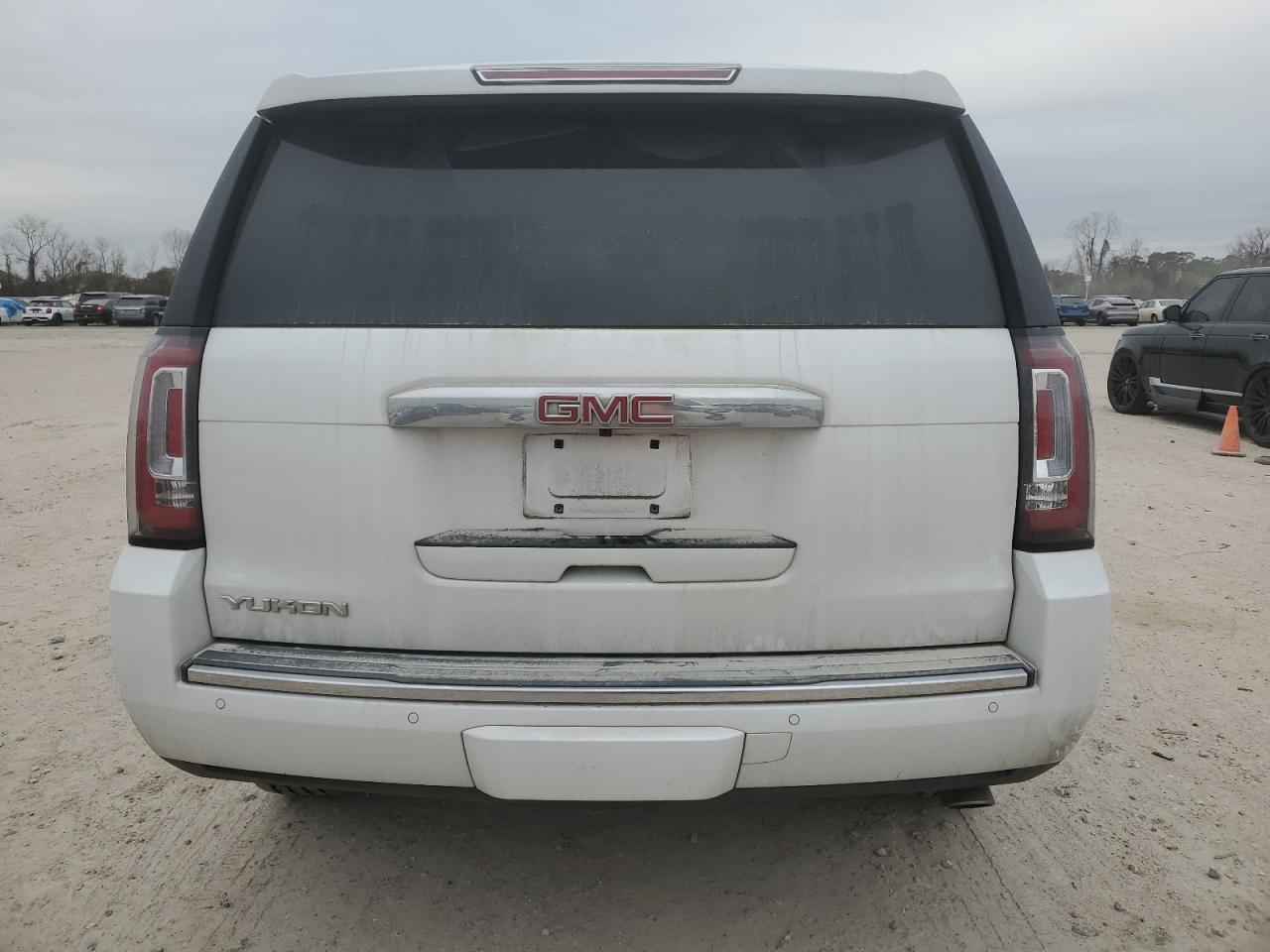 2017 GMC YUKON DENA - Фото 6