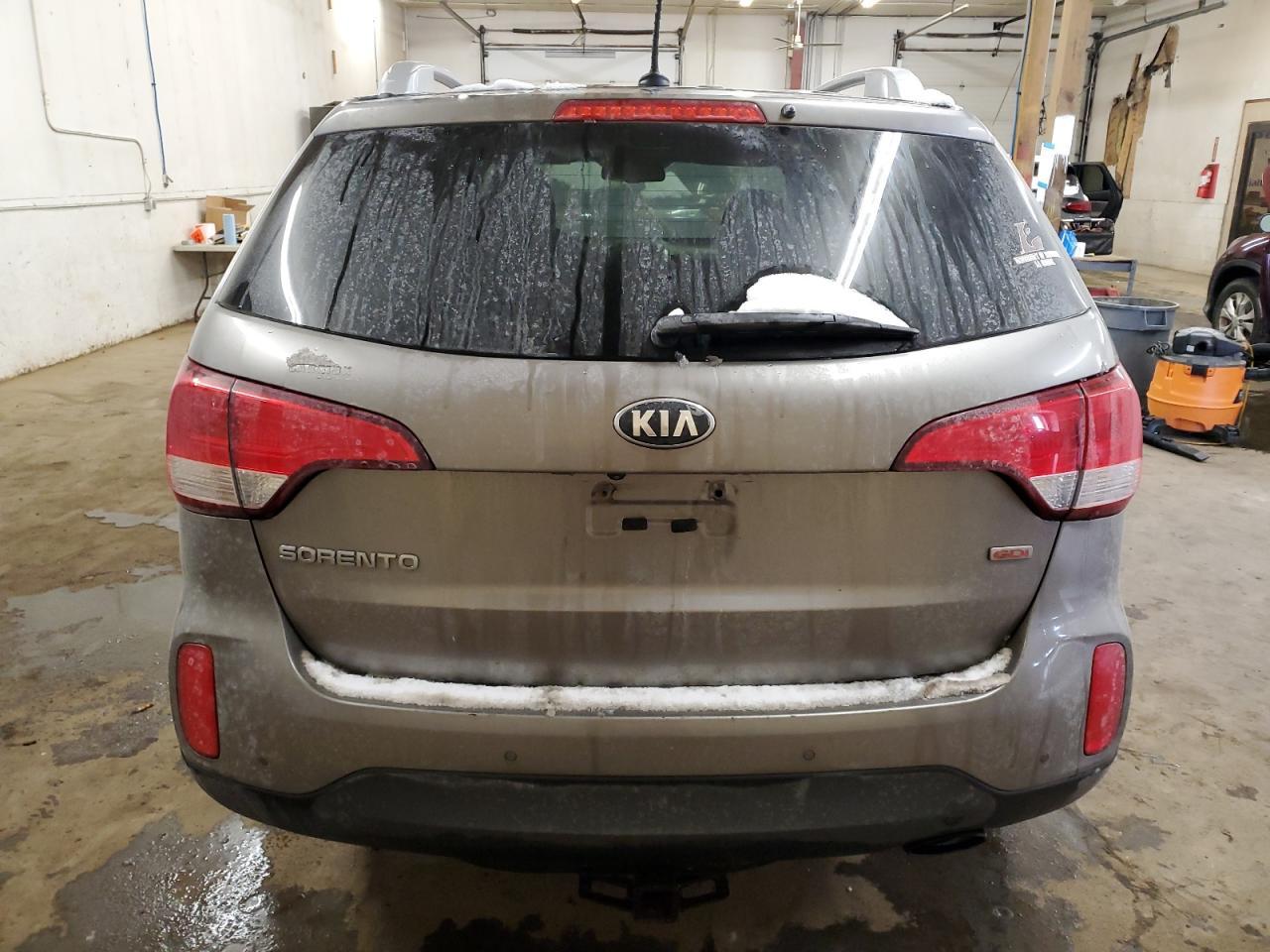 2014 KIA SORENTO LX - Фото 6