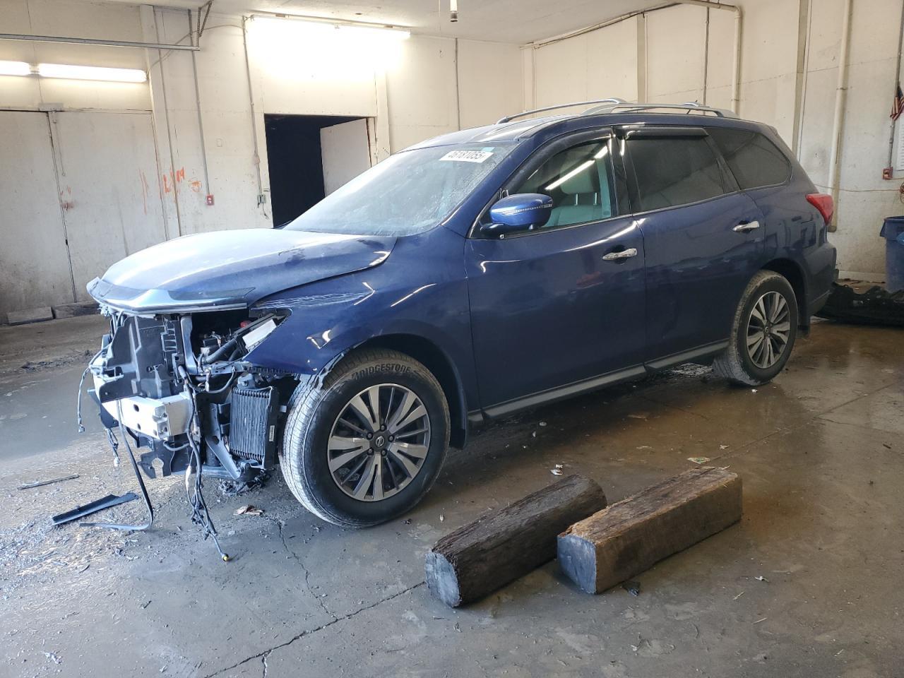 2017 NISSAN PATHFINDER