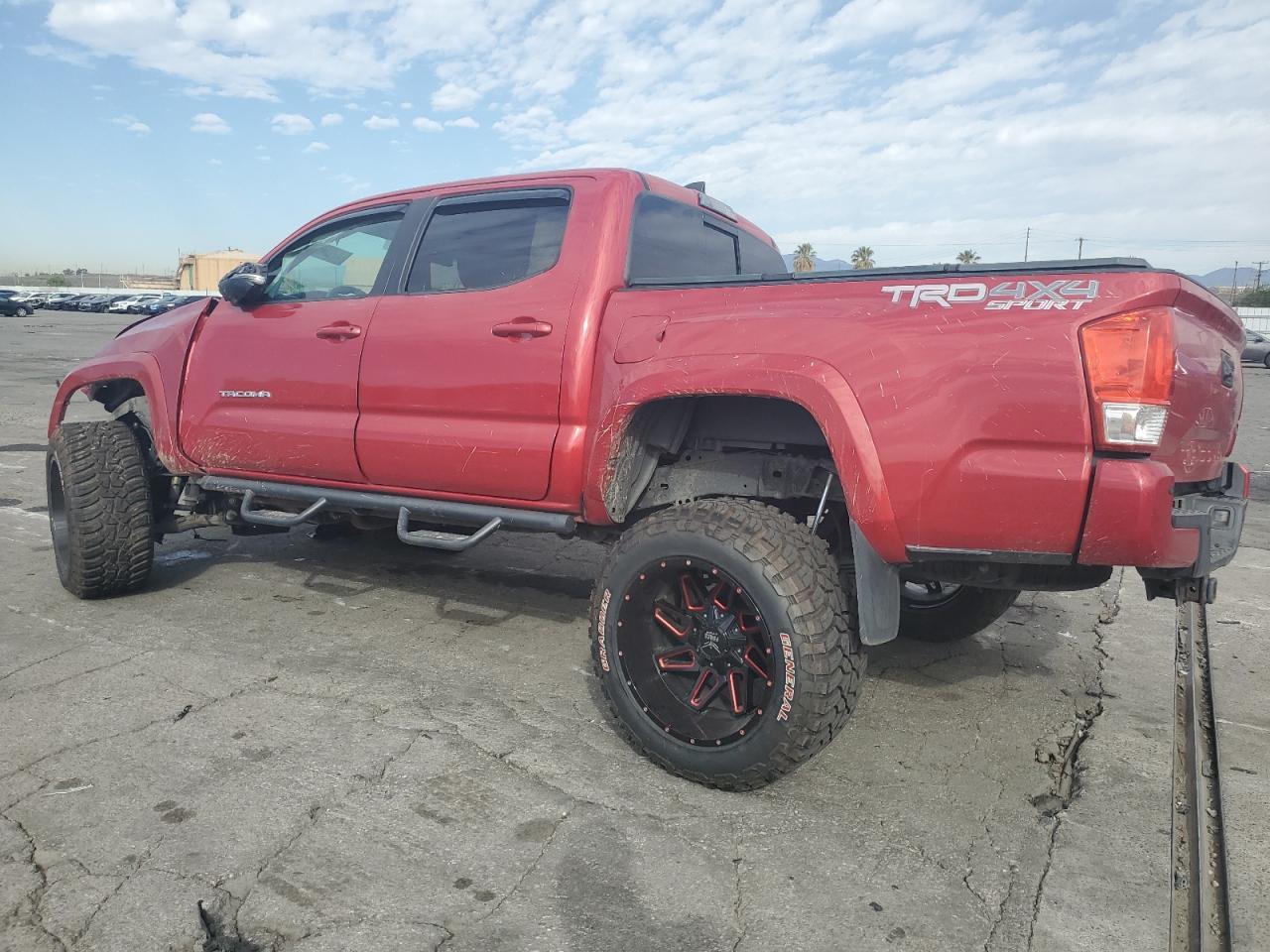 2017 TOYOTA TACOMA DOU - Фото 2