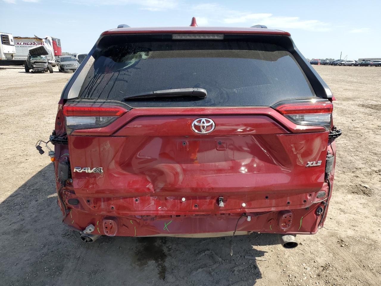 2020 TOYOTA RAV4 XLE - Image 6