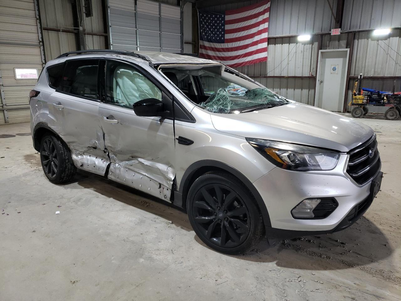 2017 FORD ESCAPE SE - Фото 4
