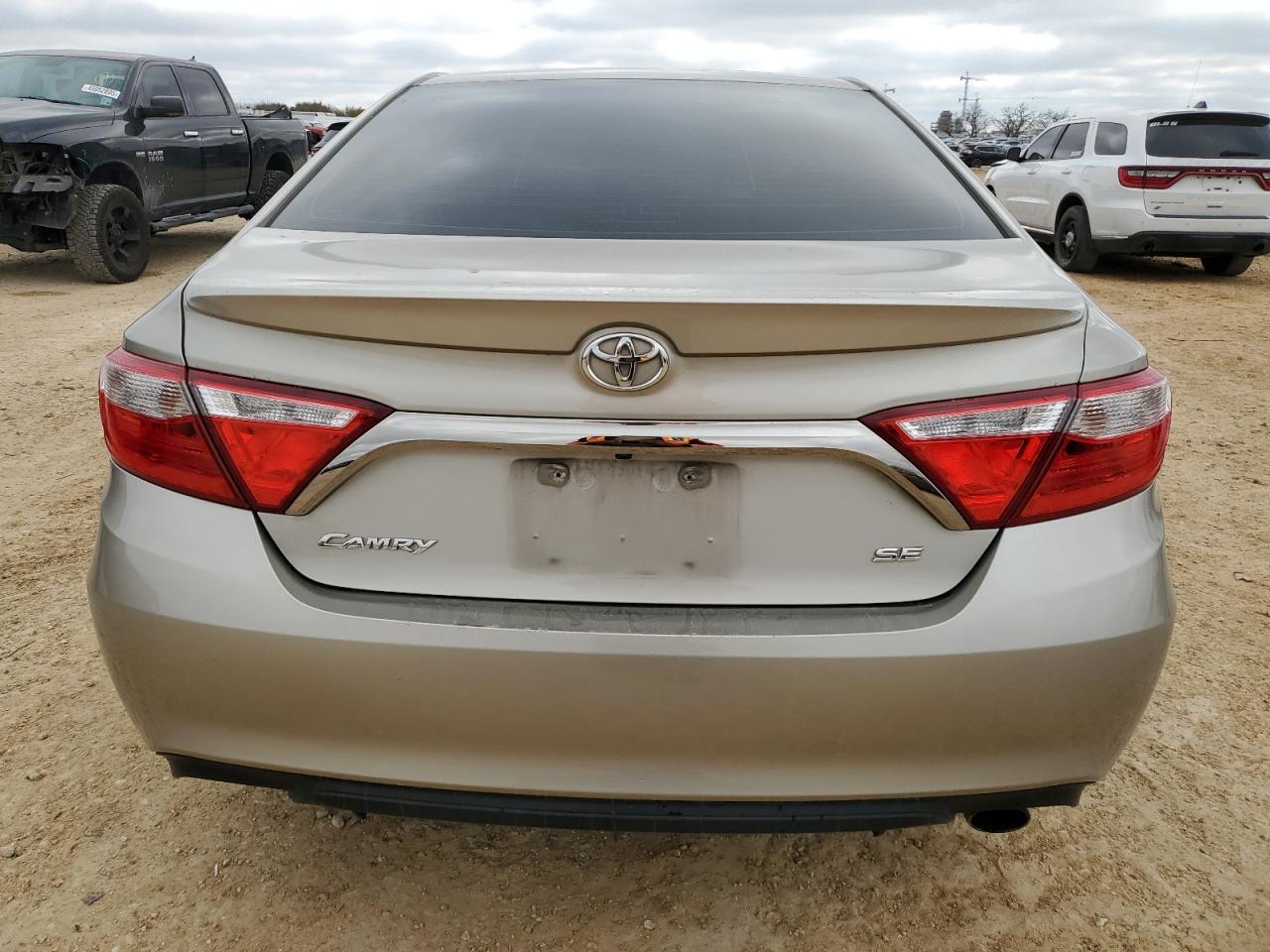 2015 TOYOTA CAMRY LE - Фото 6
