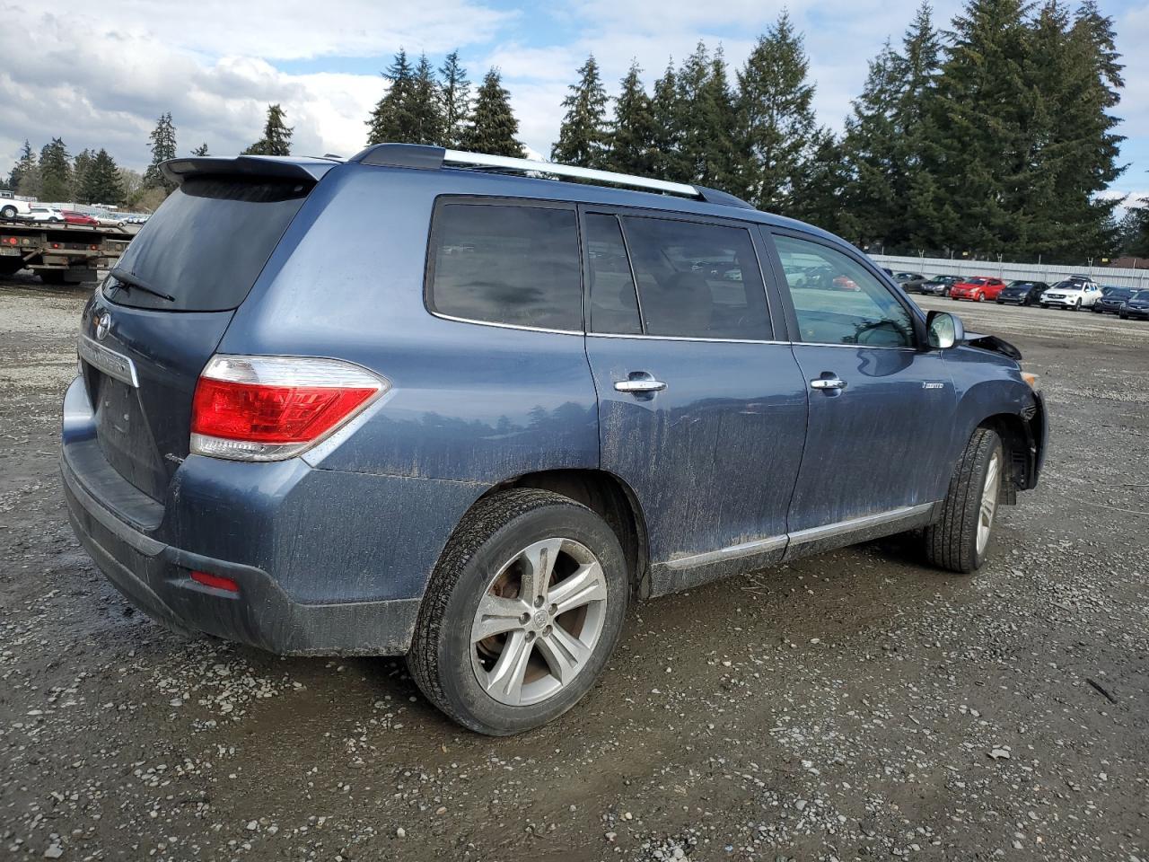 2011 TOYOTA HIGHLANDER - Фото 3
