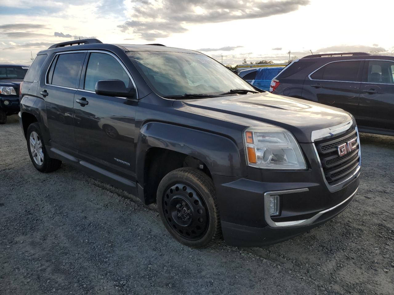 2016 GMC TERRAIN SL - Image 4